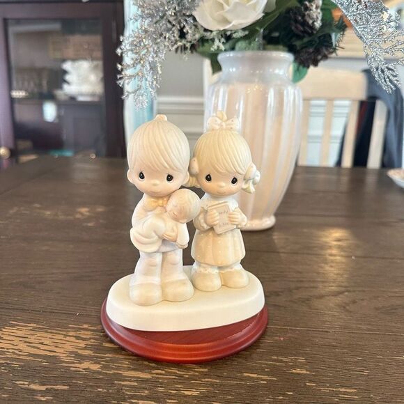 PRECIOUS MOMENTS Vintage 1980 Rejoicing With You Figurine Parents & Baby - Picture 1 of 8